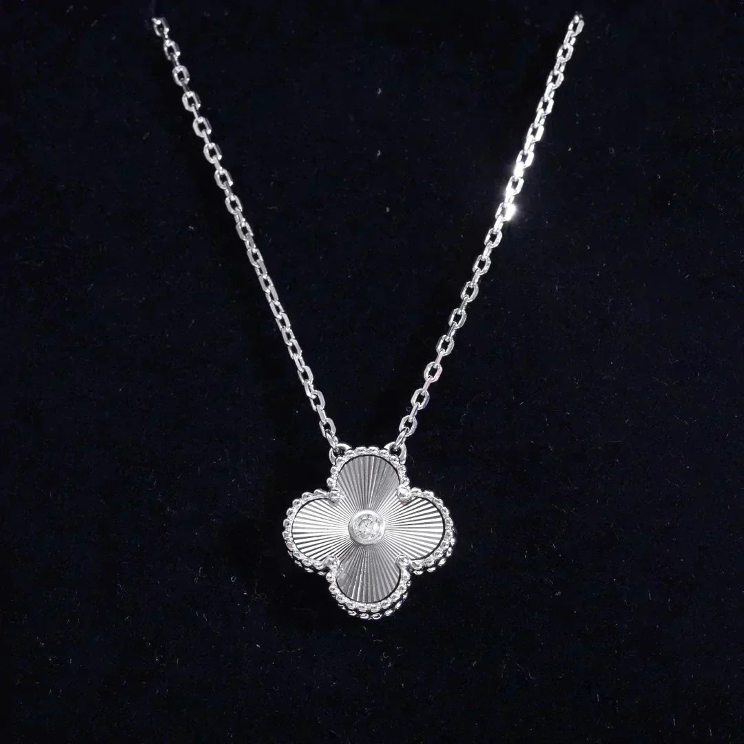 [Glitter Jewelry]CLOVER  15MM DIAMOND LASER NECKLACE SILVER