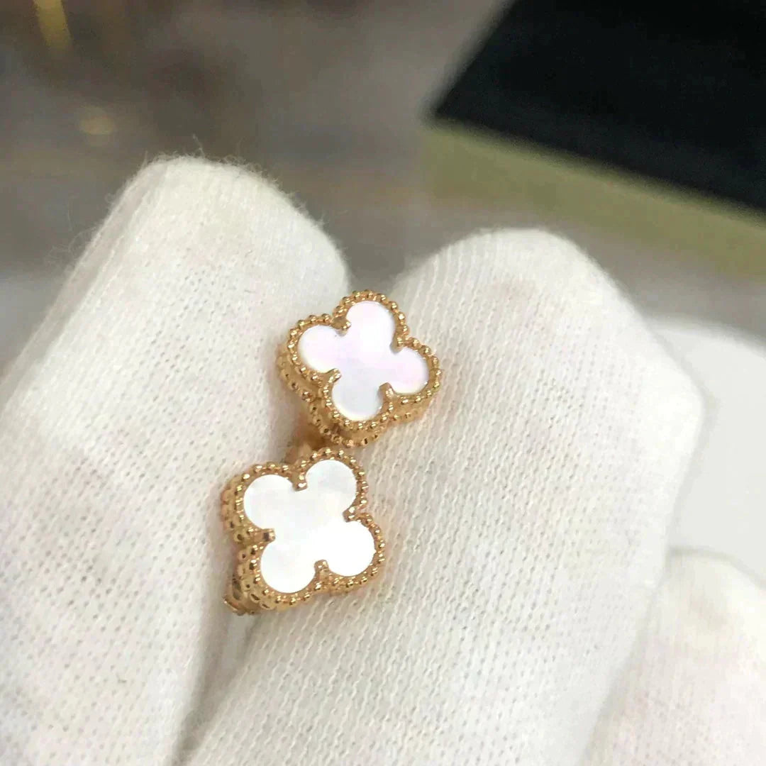 [Glitter Jewelry]CLOVER MINI 9.5MM WHITE MOP EARRINGS