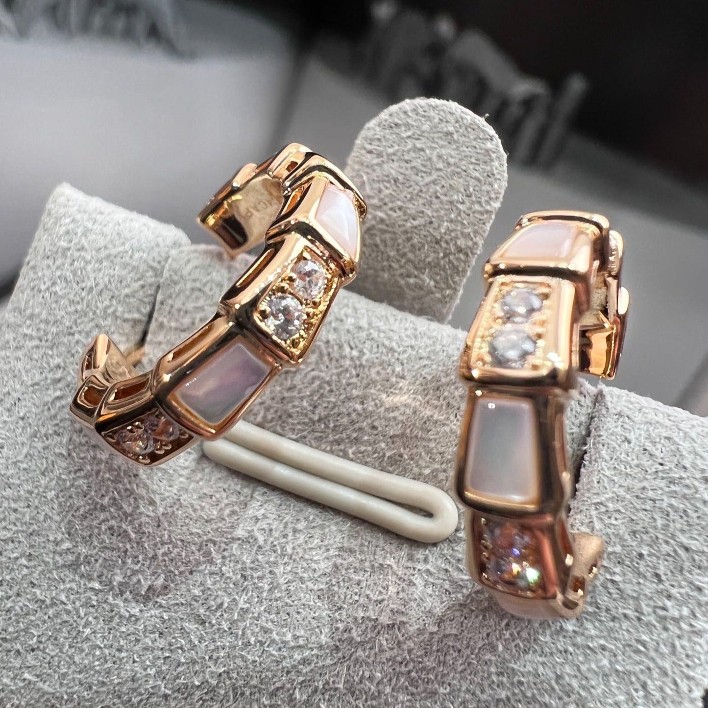 [Glitter Jewelry]SERPENTI MOP PINK GOLD EARRINGS