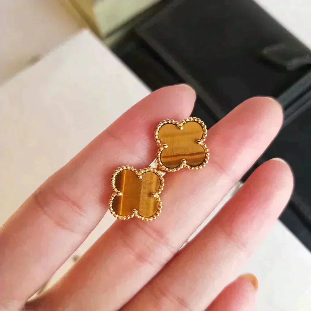 [グリッタージュエリー]クローバー ミディアム 1モチーフ タイガーアイ ピアス