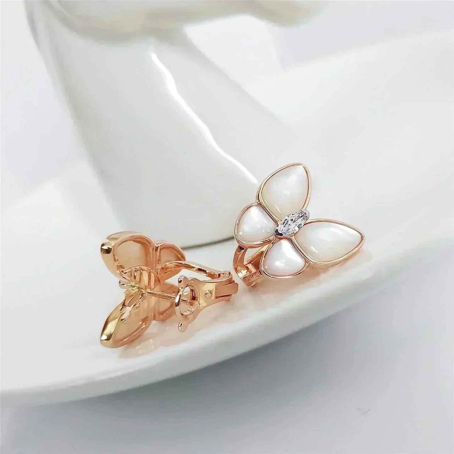 [Glitter Jewelry]BUTTERFLY MOP DIAMOND EARRINGS