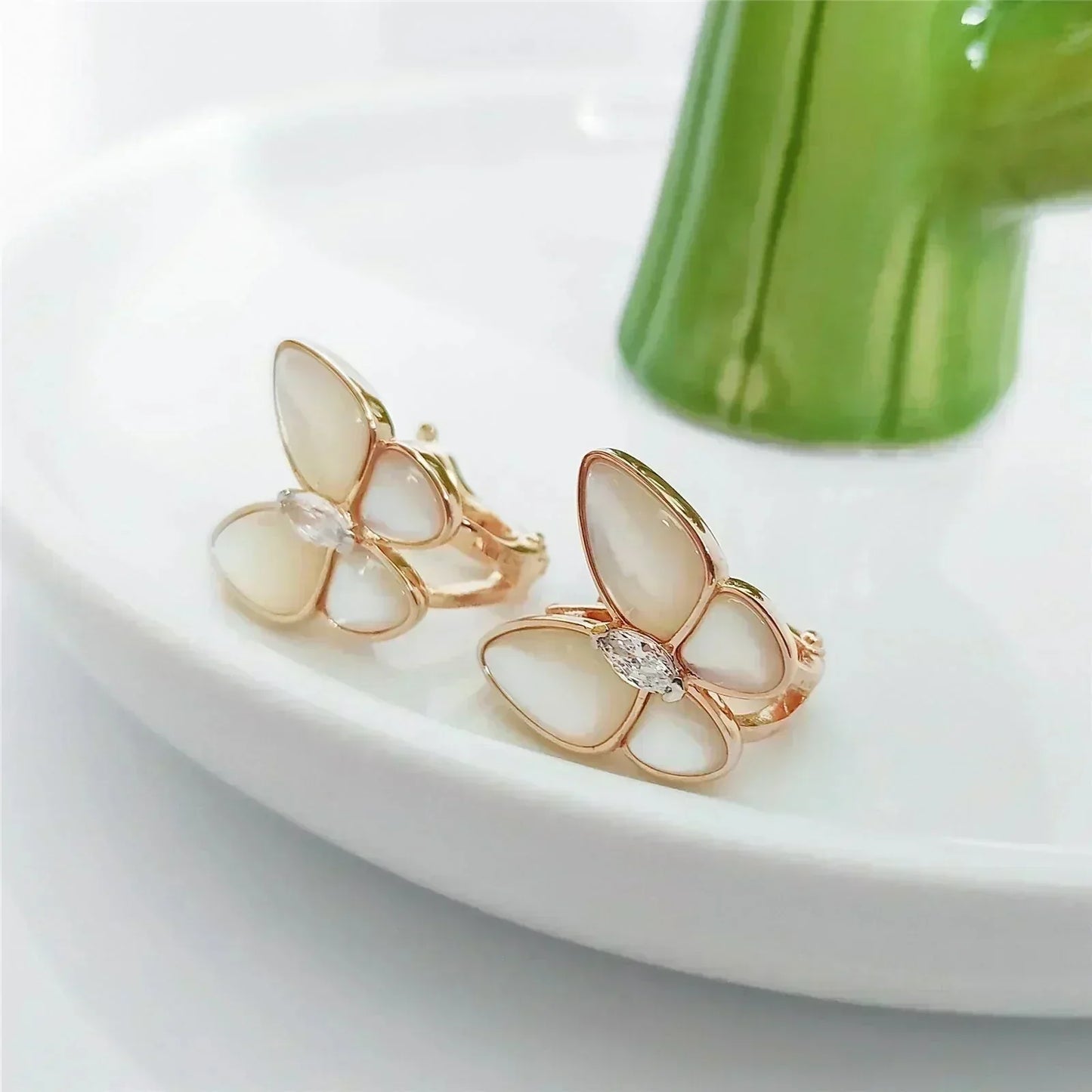 [Glitter Jewelry]BUTTERFLY MOP DIAMOND EARRINGS