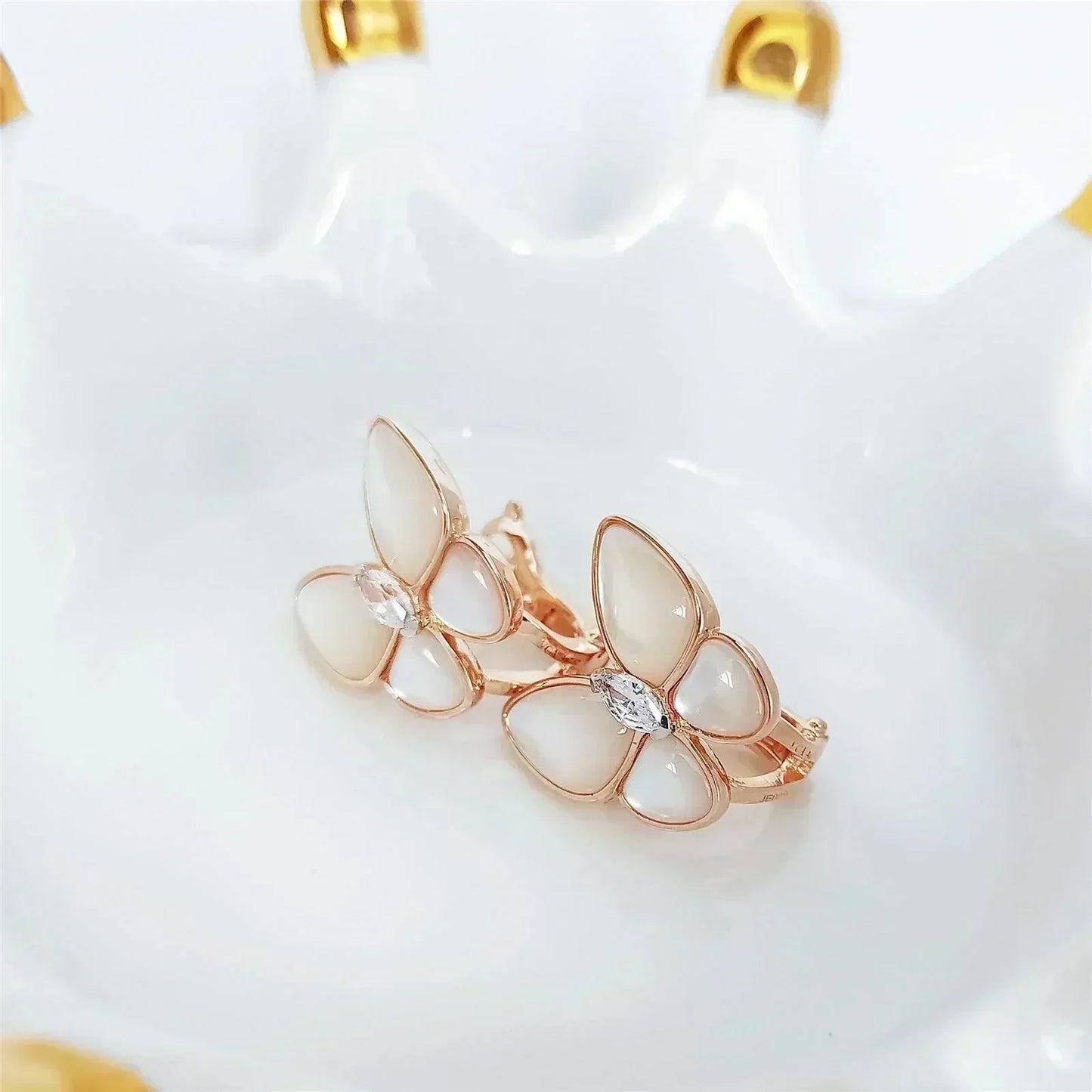 [Glitter Jewelry]BUTTERFLY MOP DIAMOND EARRINGS