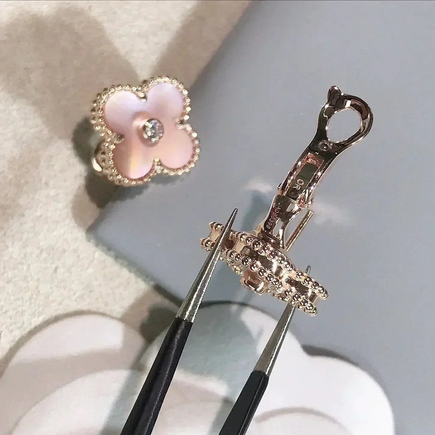 [Glitter Jewelry]CLOVER MEDIUM 1 MOTIFS  PINK MOP DIAMOND EARRINGS