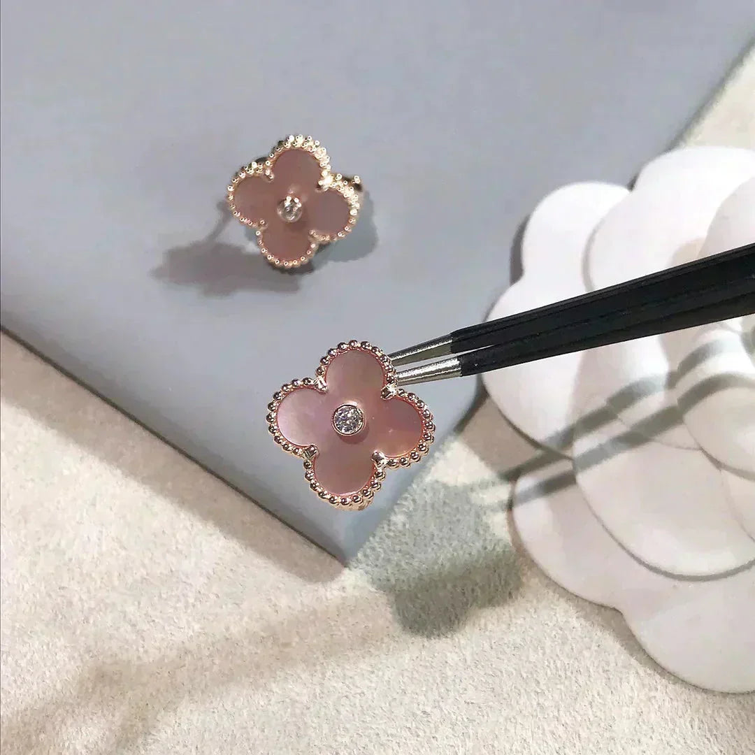 [Glitter Jewelry]CLOVER MEDIUM 1 MOTIFS  PINK MOP DIAMOND EARRINGS