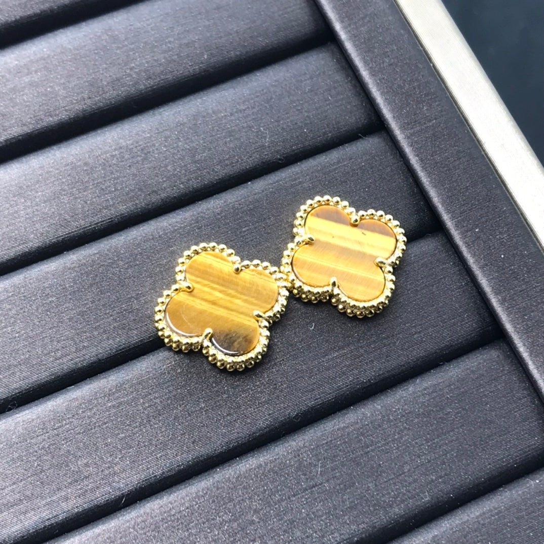 [グリッタージュエリー]クローバー ミディアム 1モチーフ タイガーアイ ピアス