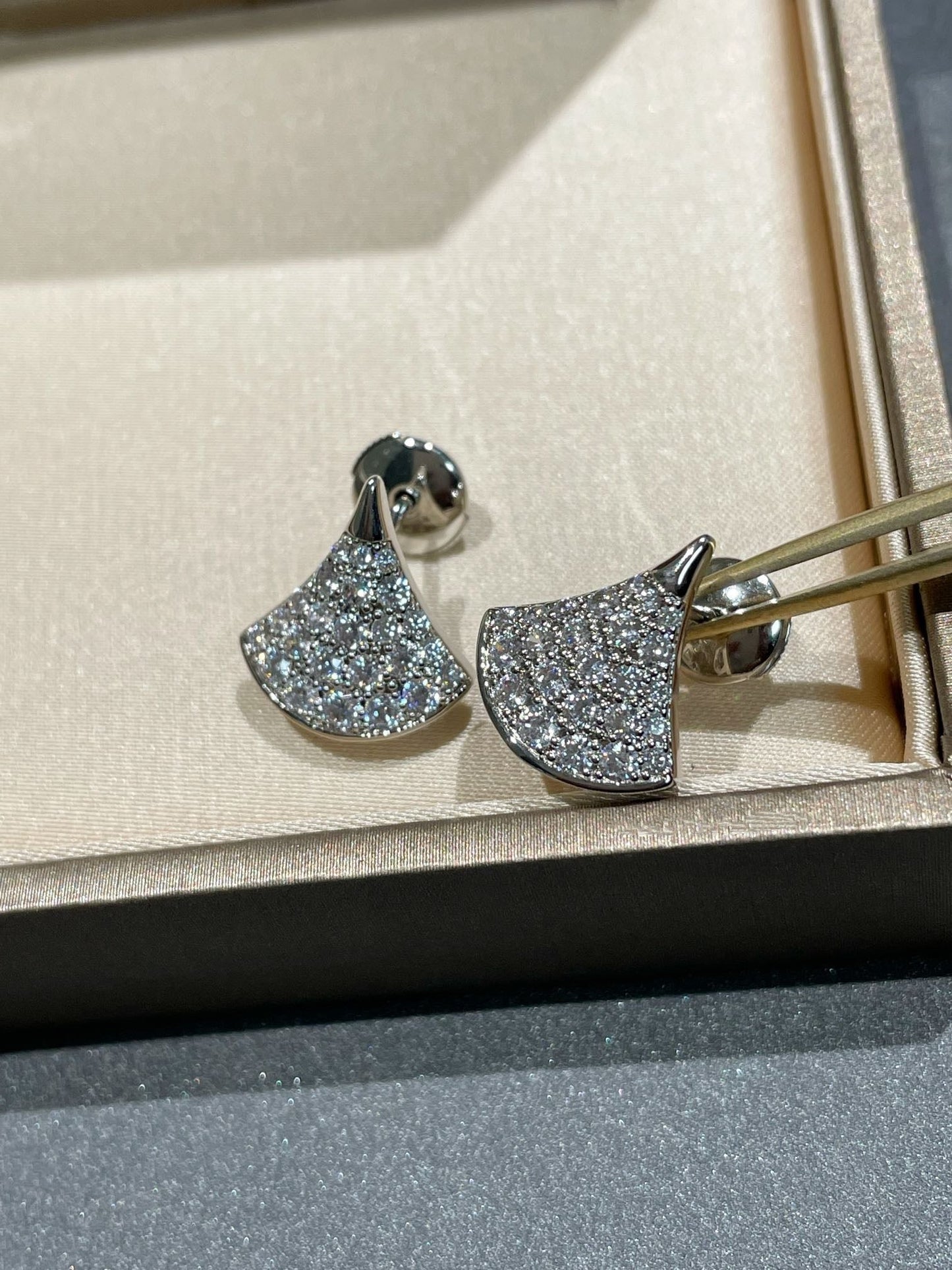 [Glitter Jewelry]DREAM STUD EARRINGS DIAMOND