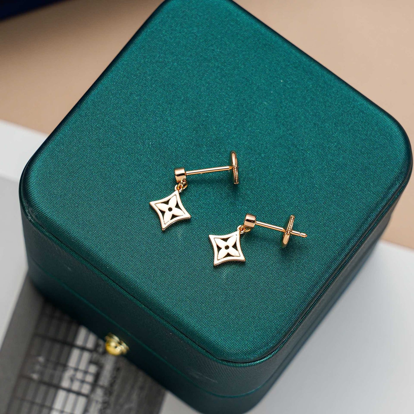 [Glitter Jewelry]STAR EARRINGS GOLD