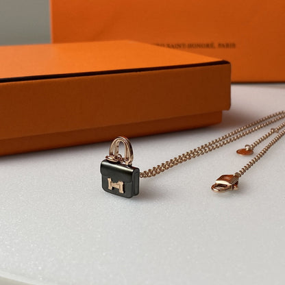 [Glitter Jewelry]CONSTANCE BLACK PEDANT PINK GOLD NECKLACE