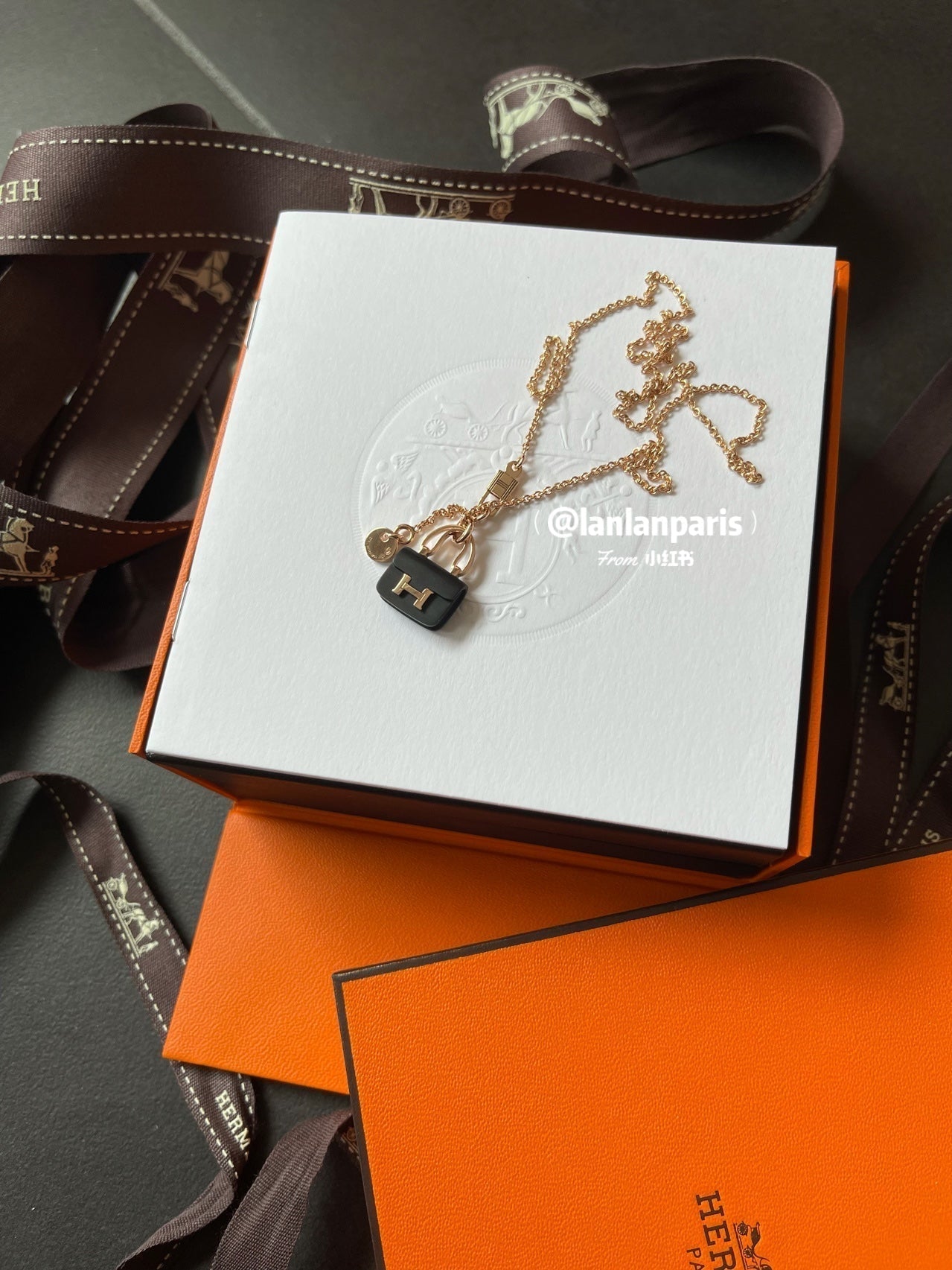 [Glitter Jewelry]CONSTANCE BLACK PEDANT PINK GOLD NECKLACE