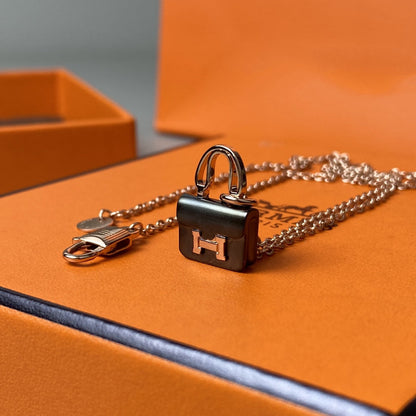 [Glitter Jewelry]CONSTANCE BLACK PEDANT PINK GOLD NECKLACE