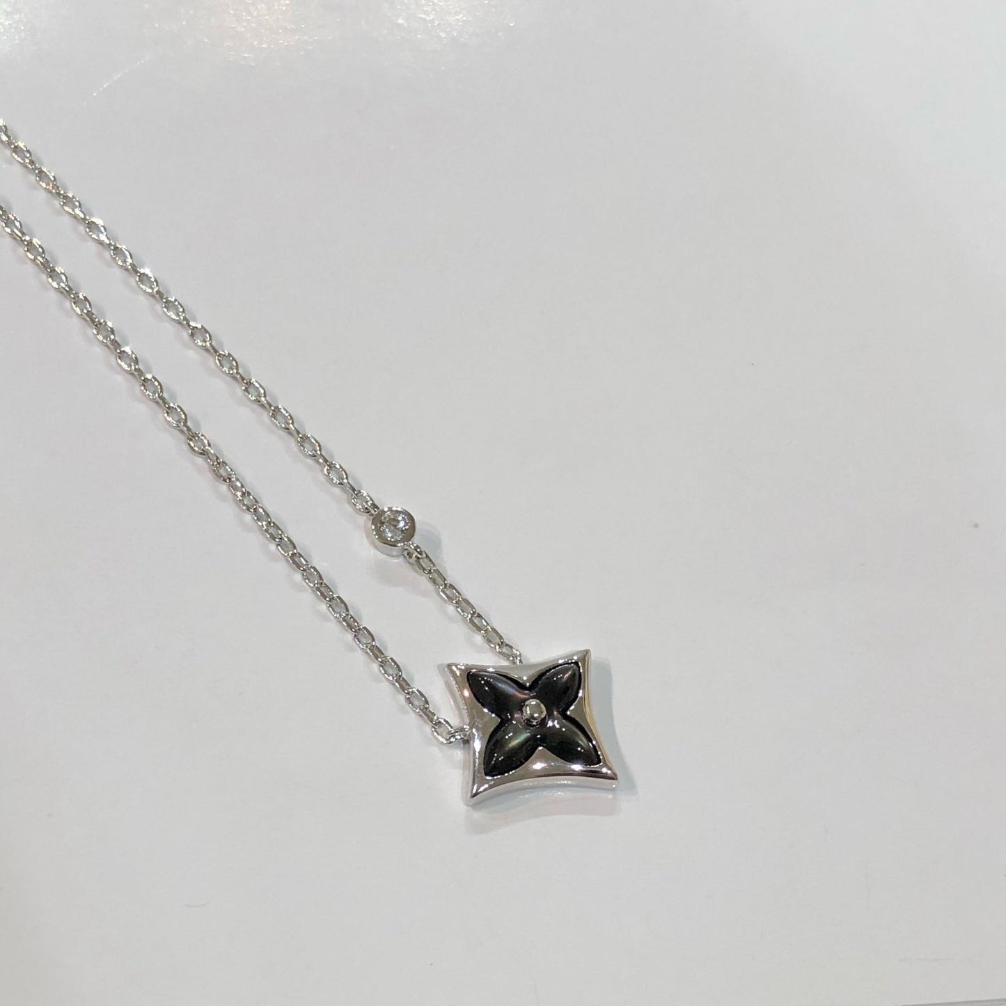 [Glitter Jewelry]STAR BLACK MOP NECKLACE