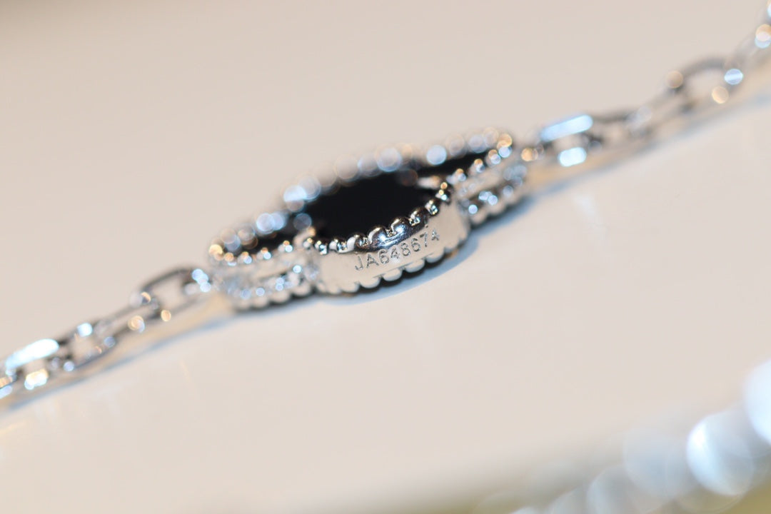 [Glitter Jewelry]CLOVER 20 MOTIFS ONYX DIAMOND SILVER