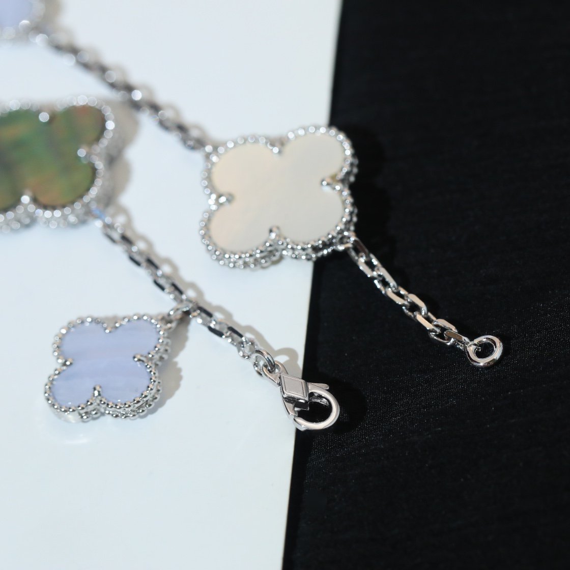 [Glitter Jewelry]CLOVER BRACELET 5 MOTIFS MOP CHALCEDONY SILVER