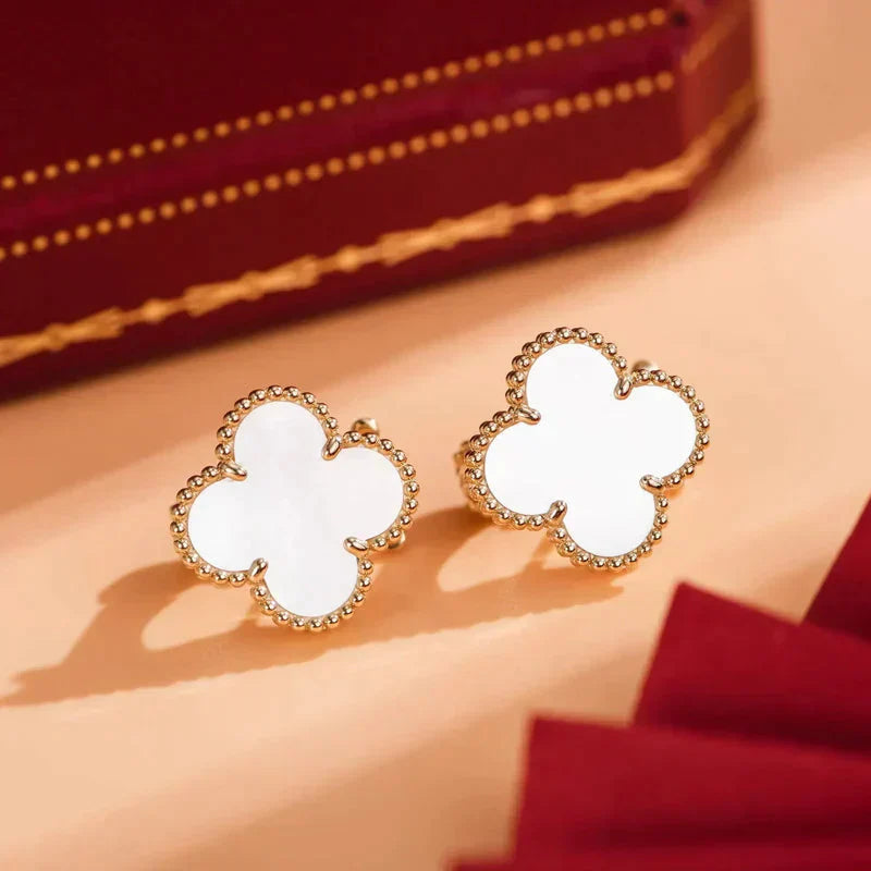 [Glitter Jewelry]CLOVER MEDIUM 1 MOTIFS  WHITE MOP STUD EARRINGS