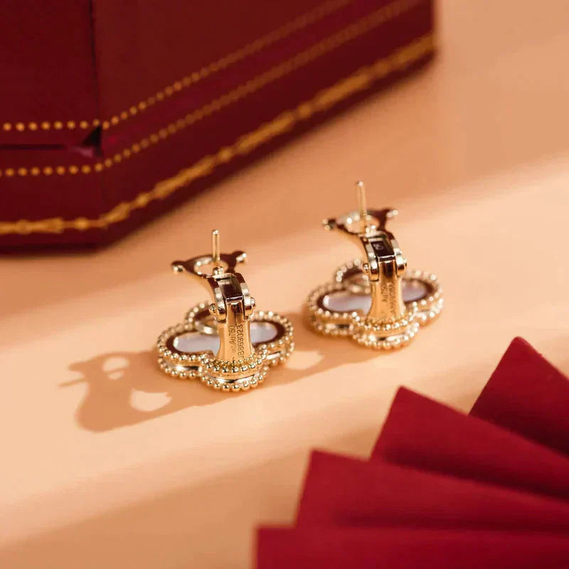 [Glitter Jewelry]CLOVER MEDIUM 1 MOTIFS  WHITE MOP STUD EARRINGS