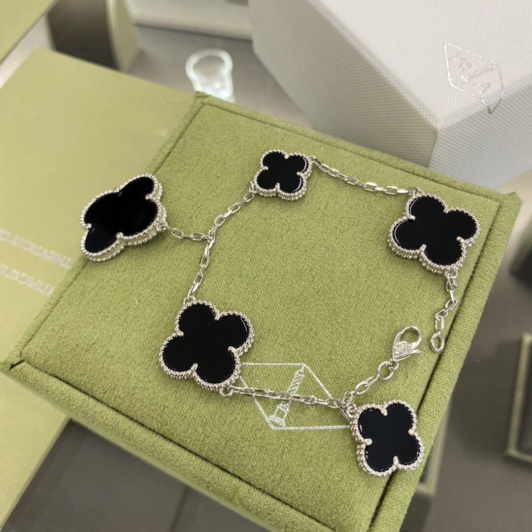 [Glitter Jewelry]CLOVER 5 MOTIFS SIVLER ONYX BRACELET