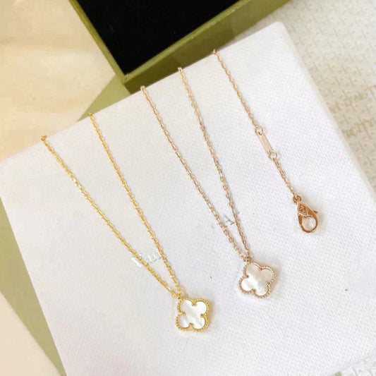 [Glitter Jewelry]CLOVER MINI 9.5MM WHITE MOTHER-OF-PEARL NECKLACE