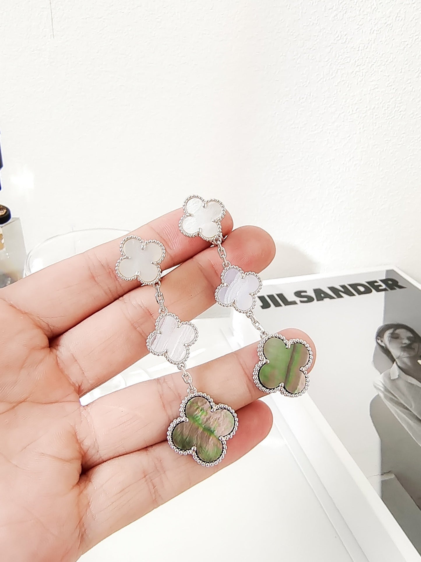 [Glitter Jewelry]CLOVER 3 MOTIFS CHALCEDONY DARK MOP SILVER EARRINGS