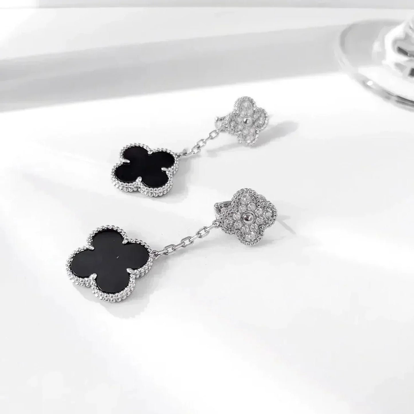 [Glitter Jewelry]CLOVER 2 MOTIFS  DIAMOND ONYX EARRINGS SILVER
