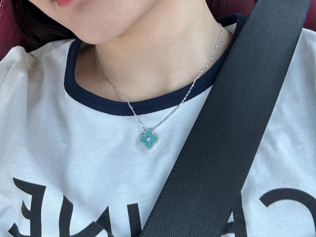 [Glitter Jewelry]CLOVER 1 DIAMOND LIGHT BLUE SILVER NECKLACE