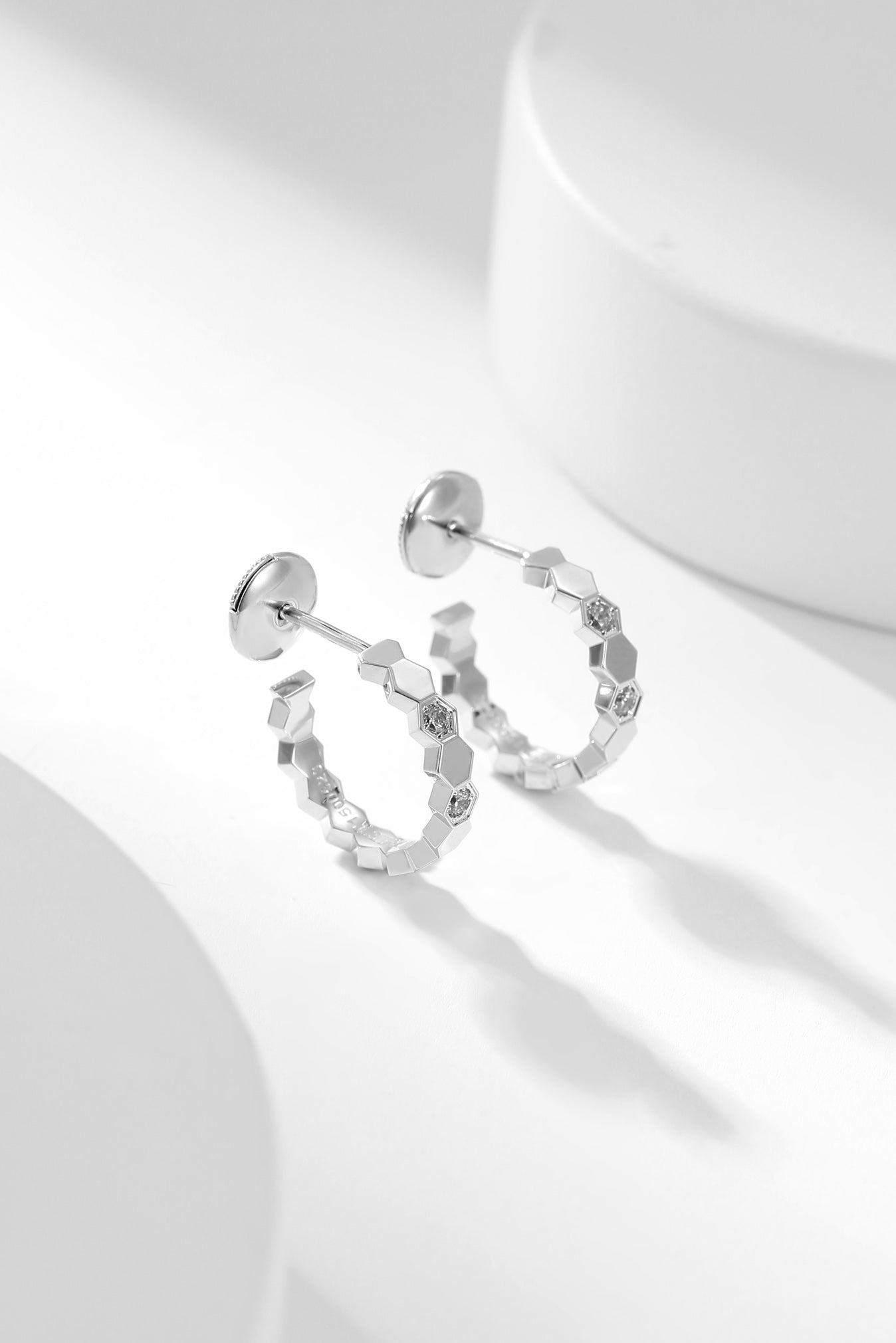 [Glitter Jewelry]BEE LOVE DIAMOND HOOP EARRINGS
