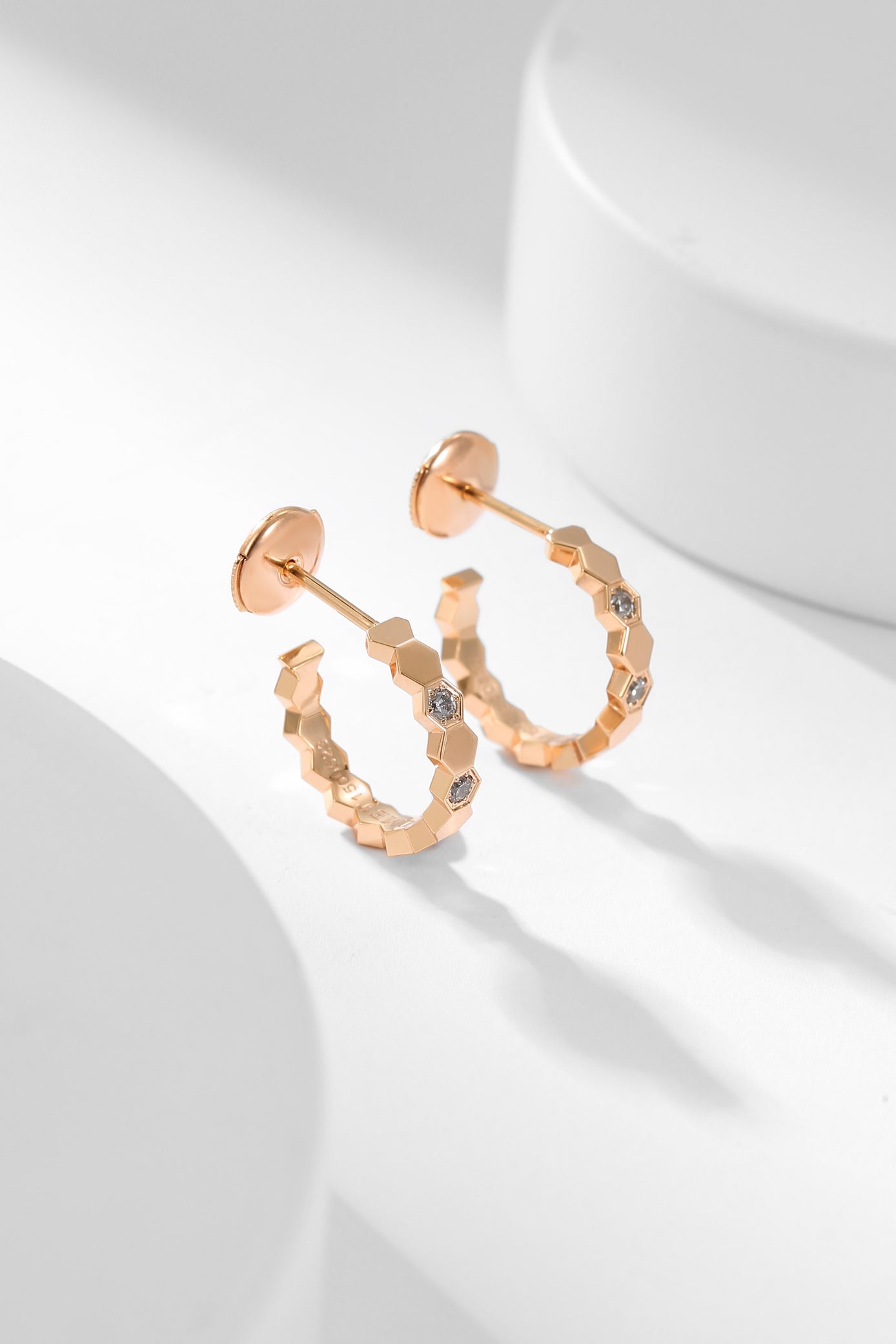 [Glitter Jewelry]BEE LOVE DIAMOND HOOP EARRINGS