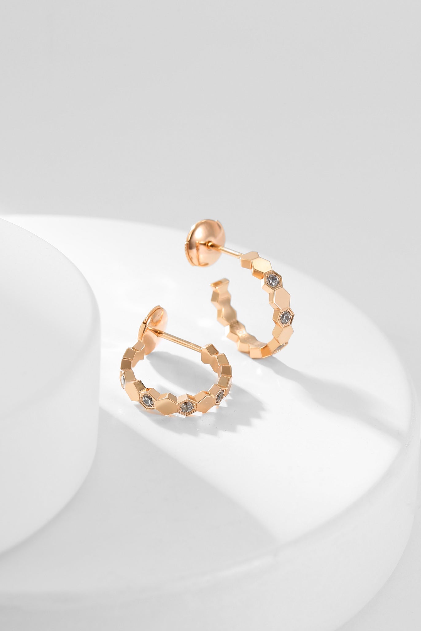 [Glitter Jewelry]BEE LOVE DIAMOND HOOP EARRINGS