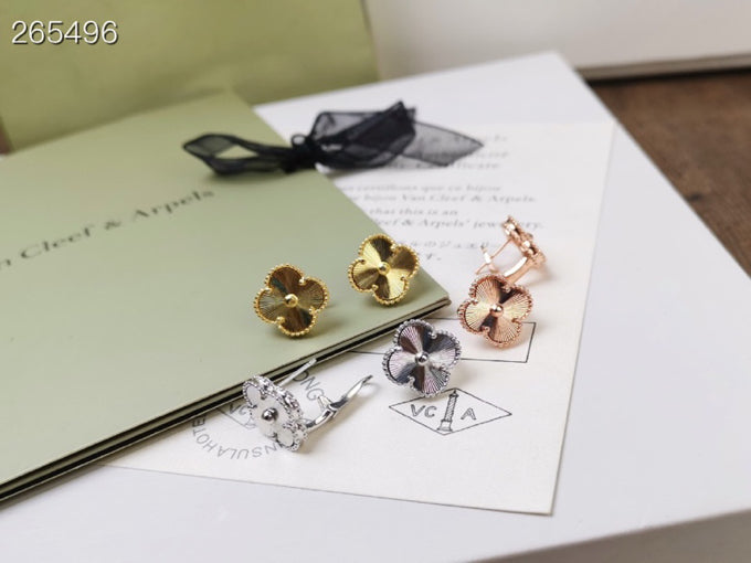 [Glitter Jewelry]CLOVER MEDIUM STUD EARRINGS
