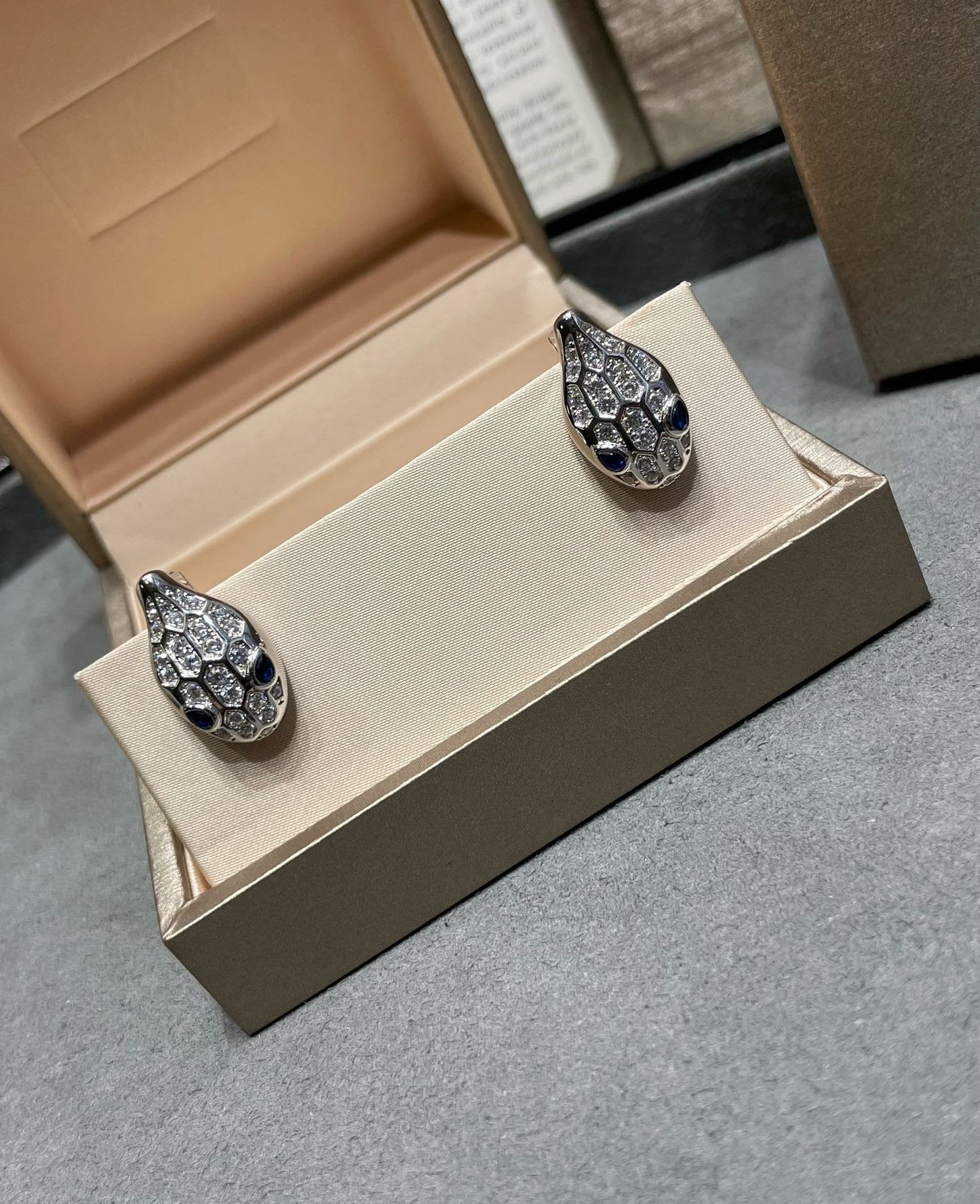 [Glitter Jewelry]SERPENT DIAMOND STUD EARRINGS