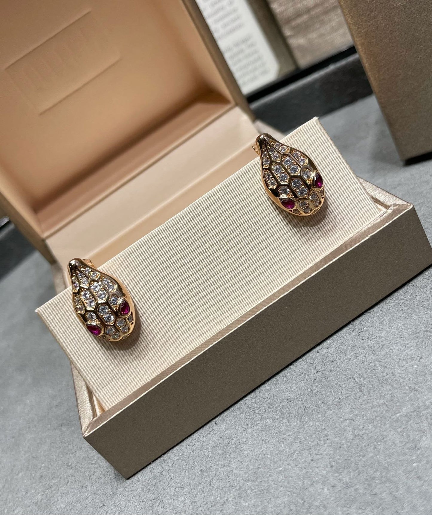[Glitter Jewelry]SERPENT DIAMOND STUD EARRINGS