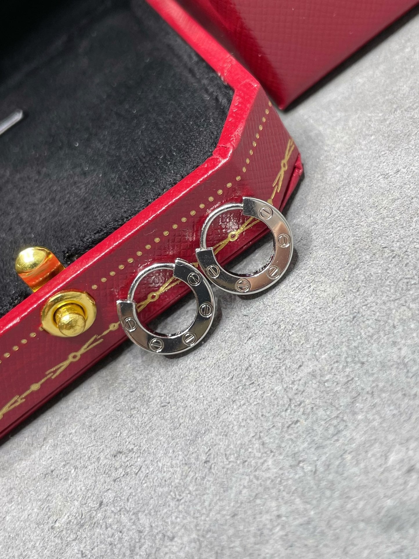 [Glitter Jewelry]LOVE MINI EARRINGS