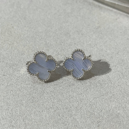 [Glitter Jewelry]CLOVER CHALCEDONY SILVER STUD EARRINGS