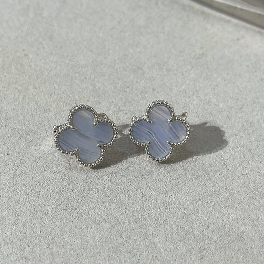 [Glitter Jewelry]CLOVER CHALCEDONY SILVER STUD EARRINGS