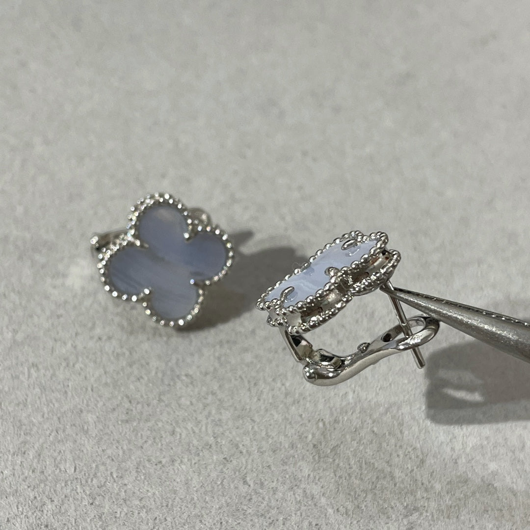 [Glitter Jewelry]CLOVER CHALCEDONY SILVER STUD EARRINGS