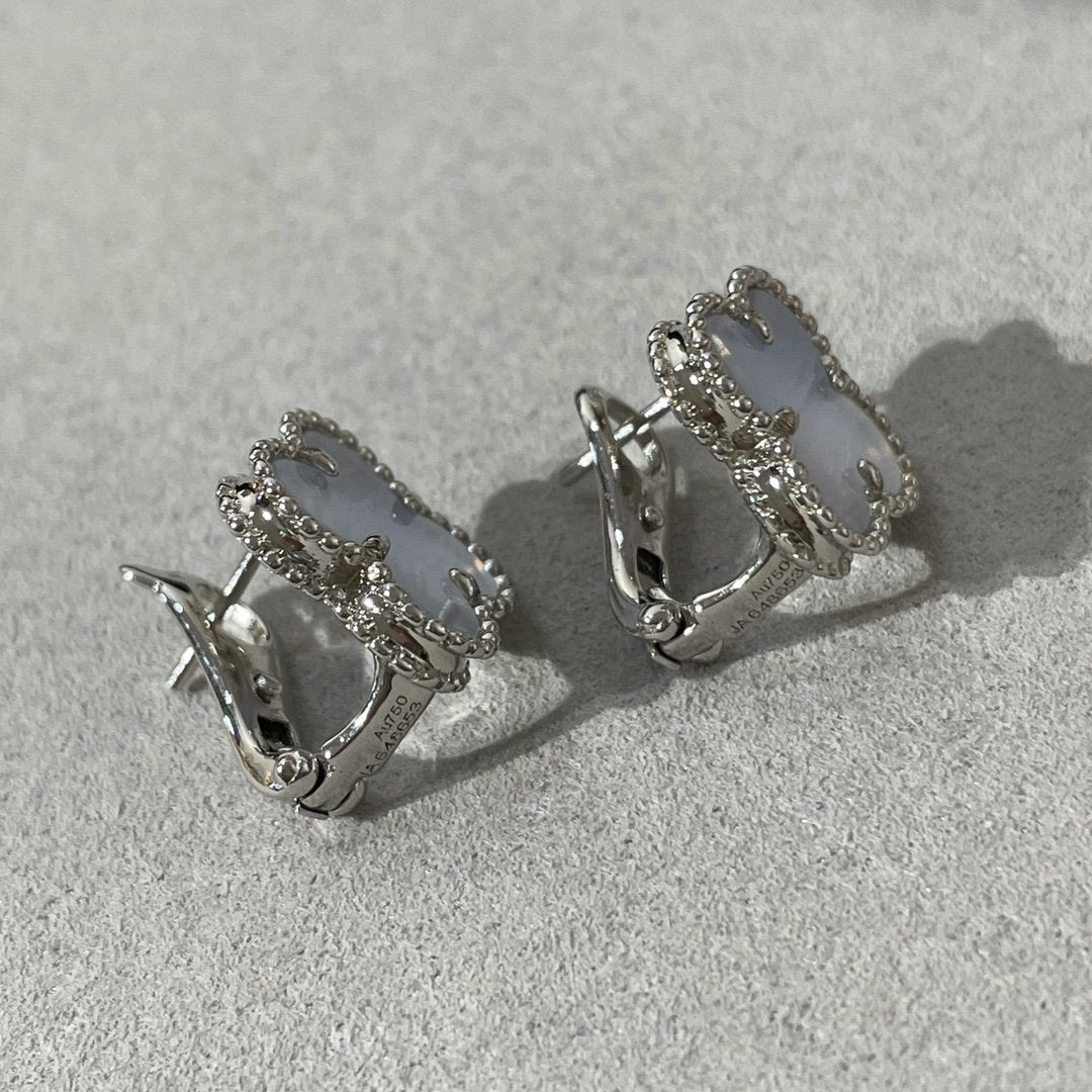 [Glitter Jewelry]CLOVER CHALCEDONY SILVER STUD EARRINGS