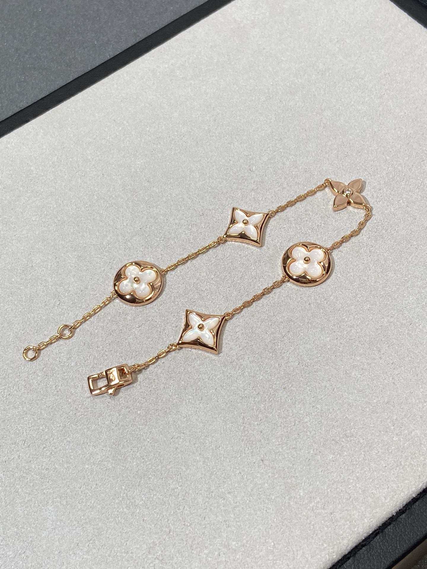 [Glitter Jewelry]STAR AND SUN 5 MOTIF MOP PINK GOLD BRACELET