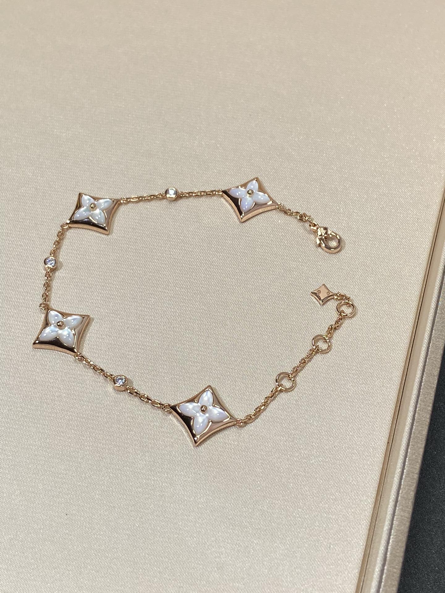 [Glitter Jewelry]STAR 4 MOTIF MOP DIAMOND PINK GOLD BRACELET