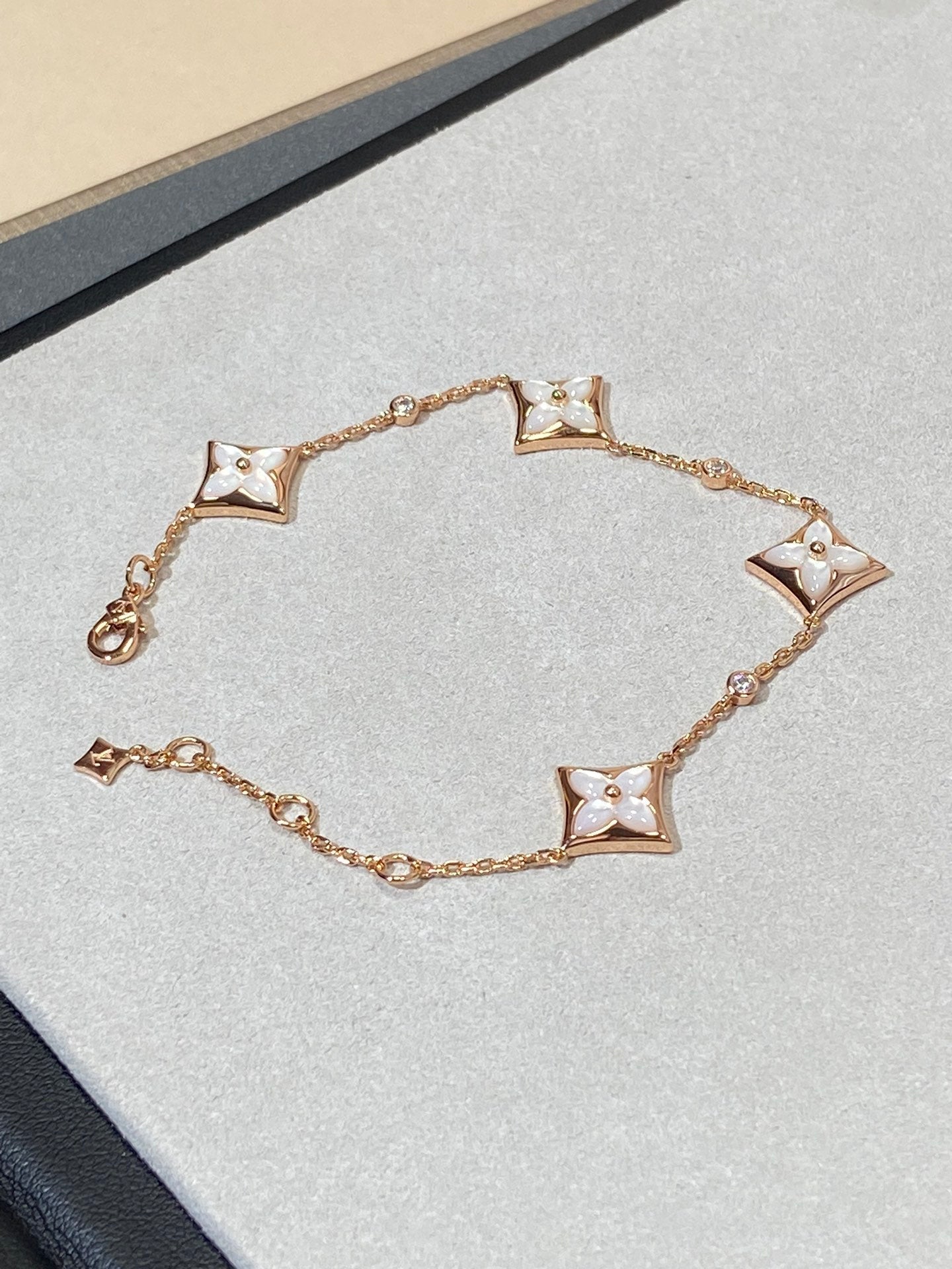 [Glitter Jewelry]STAR 4 MOTIF MOP DIAMOND PINK GOLD BRACELET
