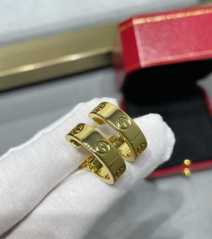 [グリッタージュエリー]LOVE 5.5MM イヤリング