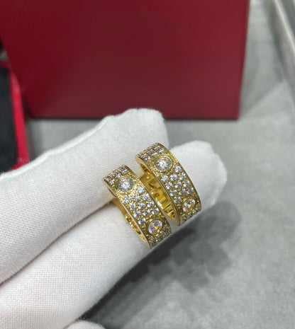 [グリッタージュエリー]LOVE 5.5mm ダイヤモンドパヴェイヤリング