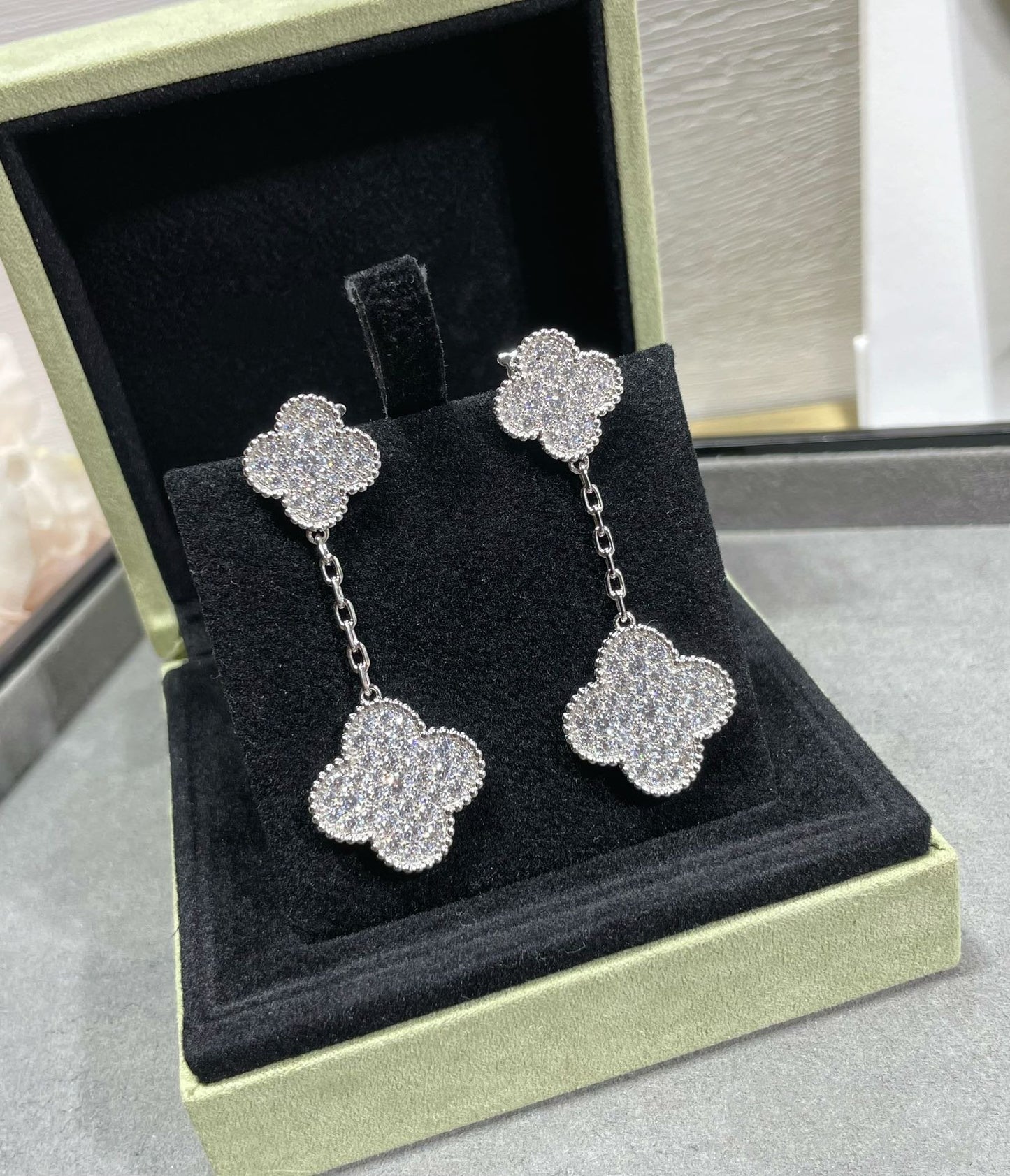 [Glitter Jewelry]CLOVER 2 MOTIFS DIAMOND PAVED SILVER EARRINGS
