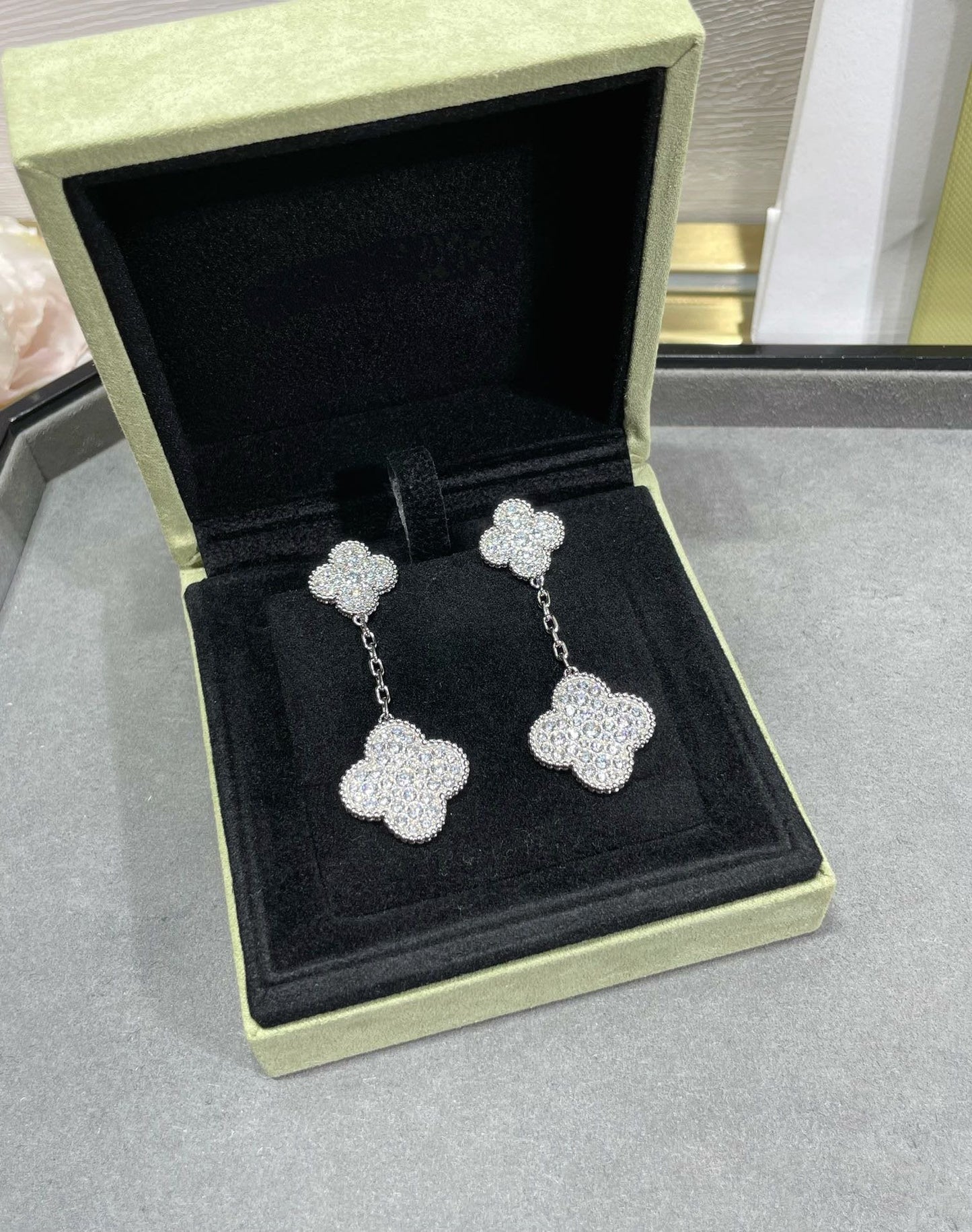 [Glitter Jewelry]CLOVER 2 MOTIFS DIAMOND PAVED SILVER EARRINGS