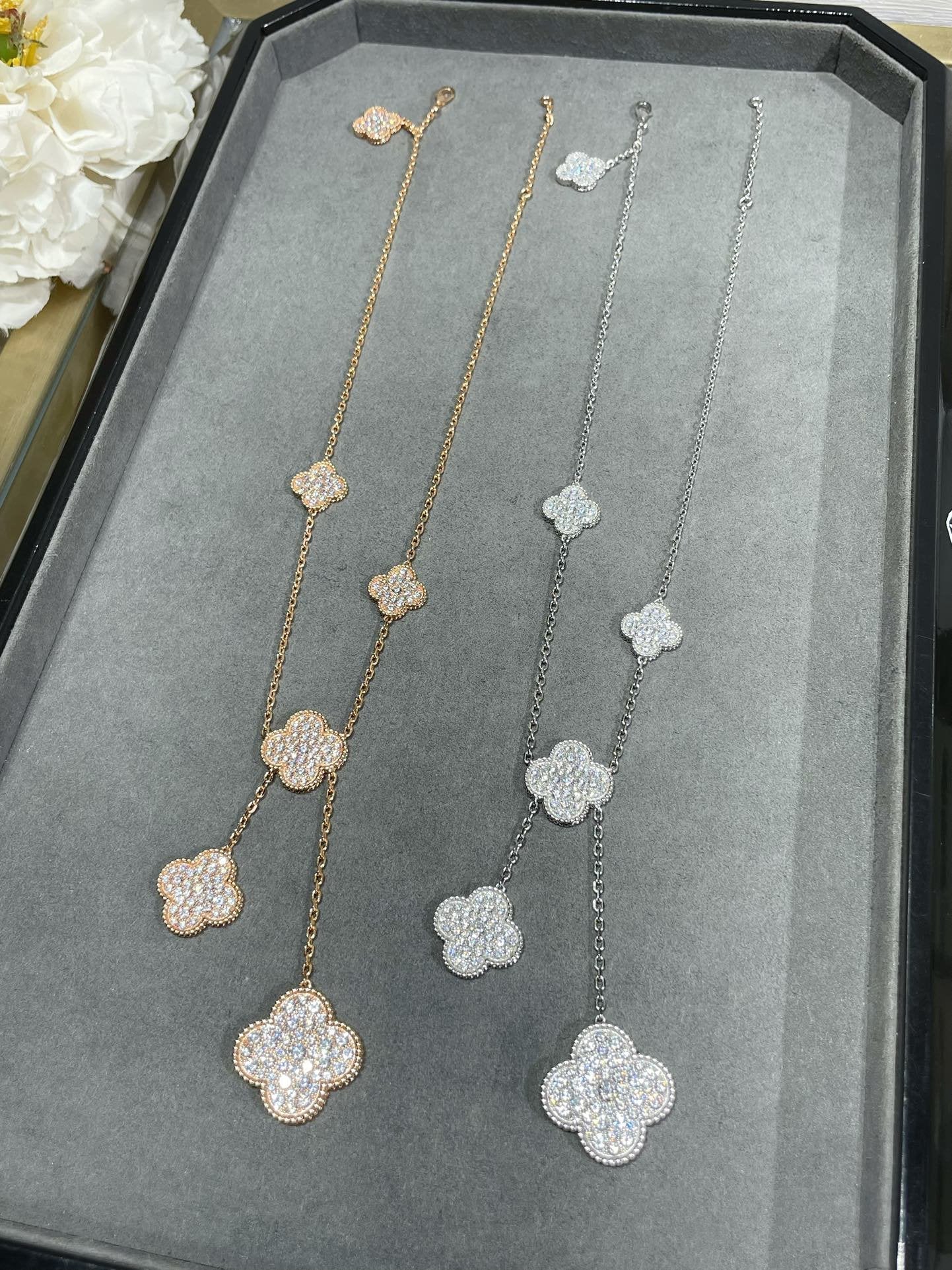 [Glitter Jewelry]CLOVER 6 MOTIF DIAMOND PAVED NECKLACE