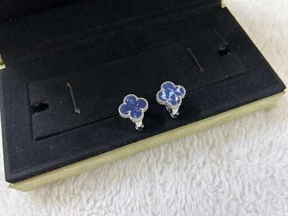 [Glitter Jewelry]CLOVER PIETERSITE MEDIUM STUD EARRINGS