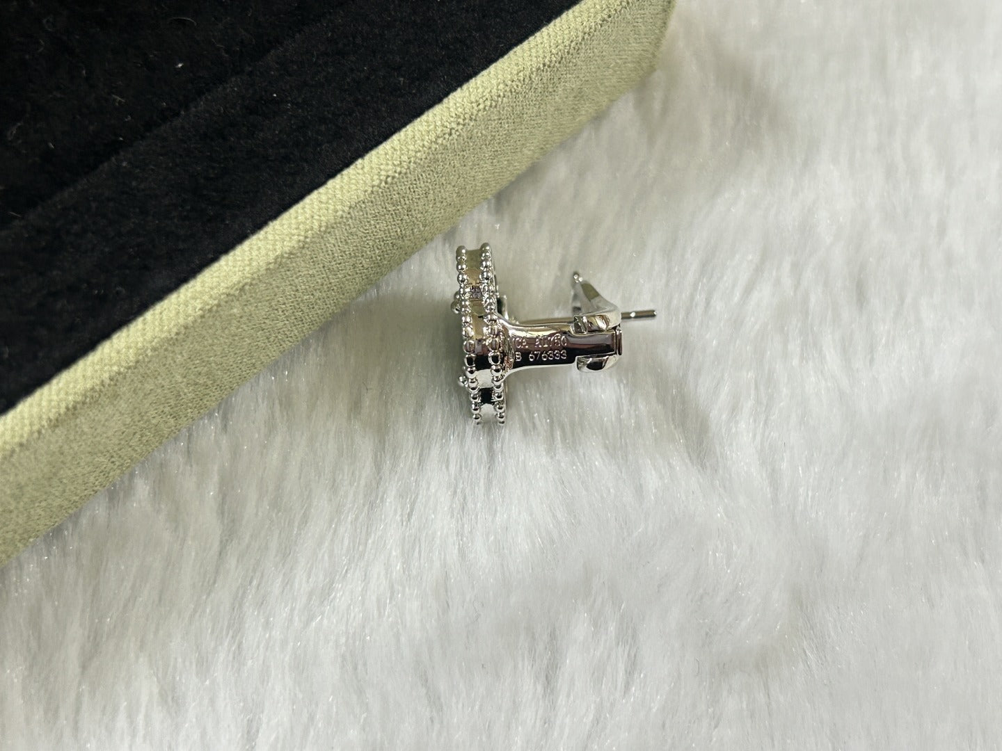 [Glitter Jewelry]CLOVER PIETERSITE MEDIUM STUD EARRINGS