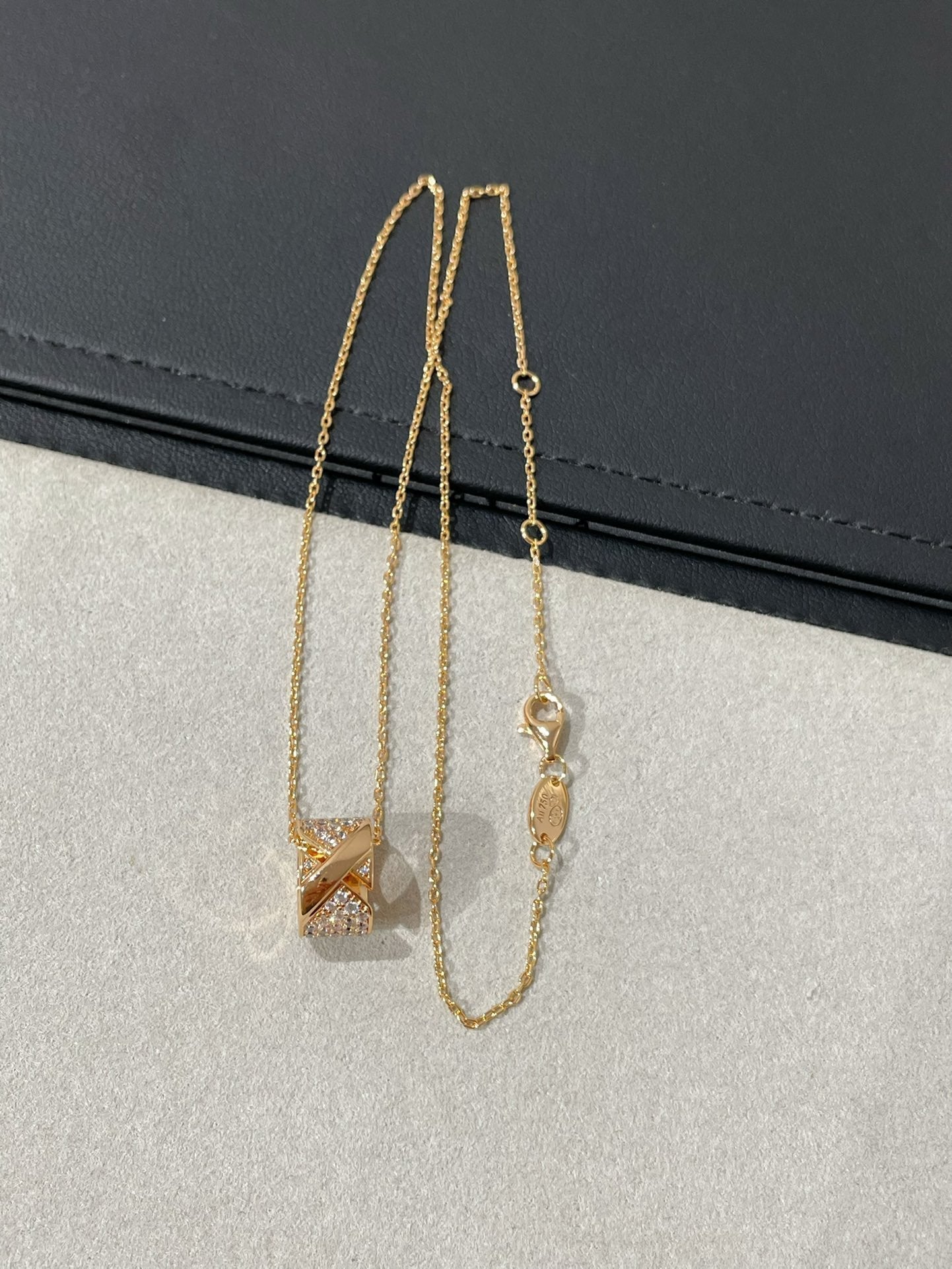 [Glitter Jewelry]LIENS EVIDENCE DIAMOND PAVED NECKLACE
