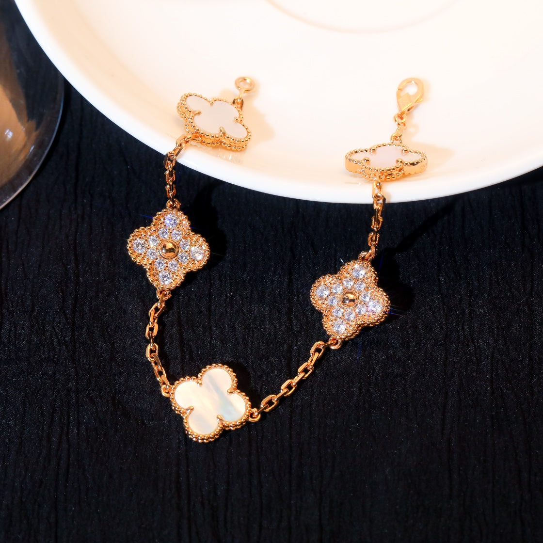 [Glitter Jewelry]CLOVER BRACELET 5 MOTIF WHITE MOP DIAMOND