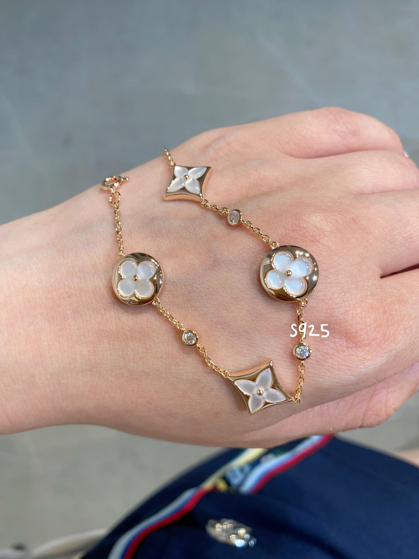 [Glitter Jewelry]STAR AND SUN 4 MOTIF WHITE MOP PINK GOLD BRACELET
