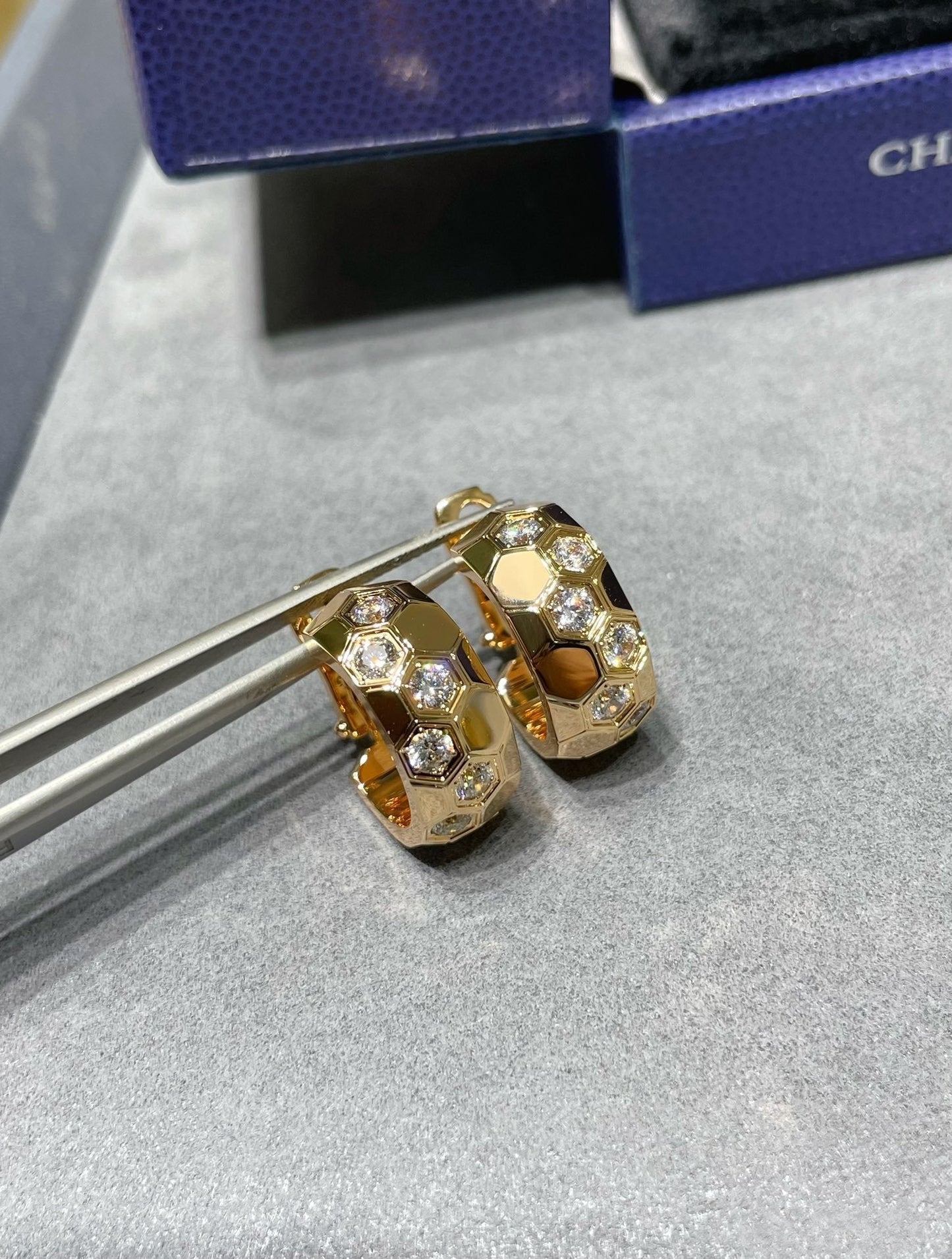[Glitter Jewelry]BEE LOVE DIAMOND HOOP EARRINGS